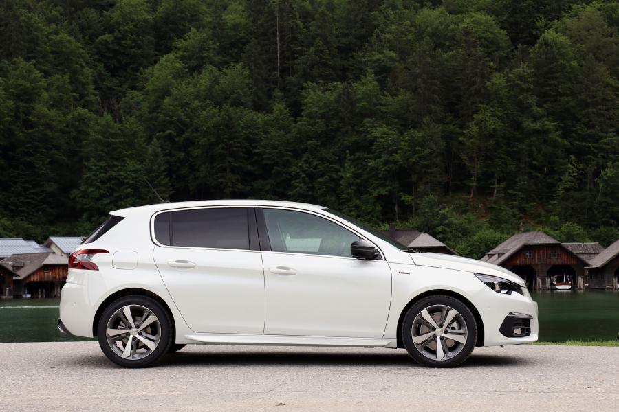  Peugeot 308 GT Line 2017 года  (WW) (фото 41 из 45)